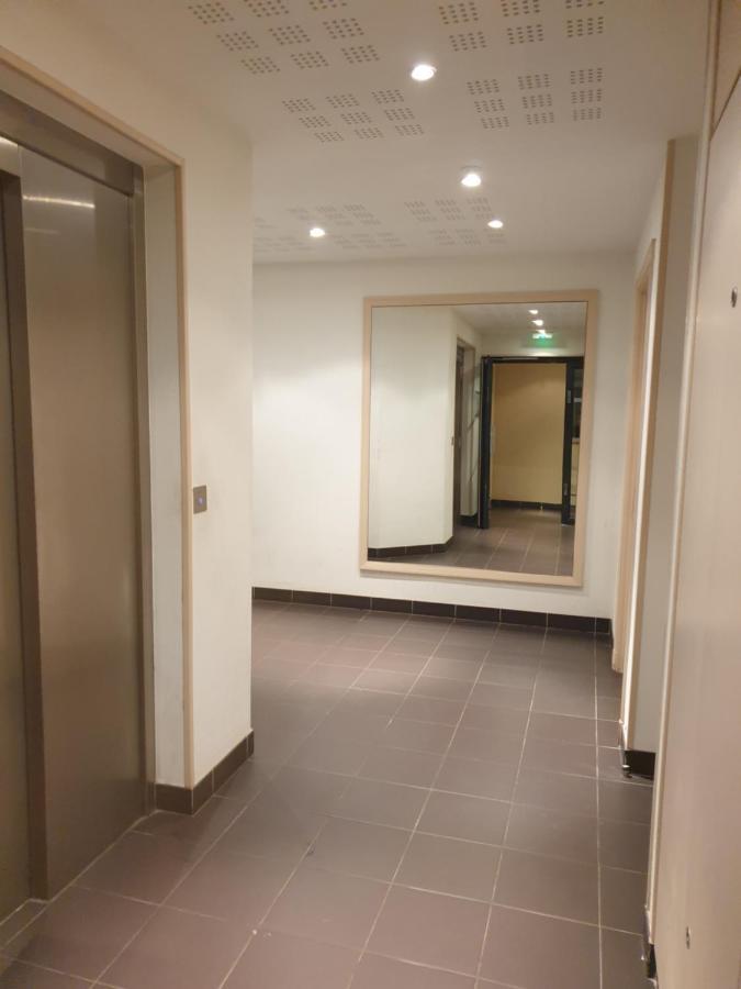 Joli Studio Recent, Plein Centre De Chavilleアパートメント エクステリア 写真